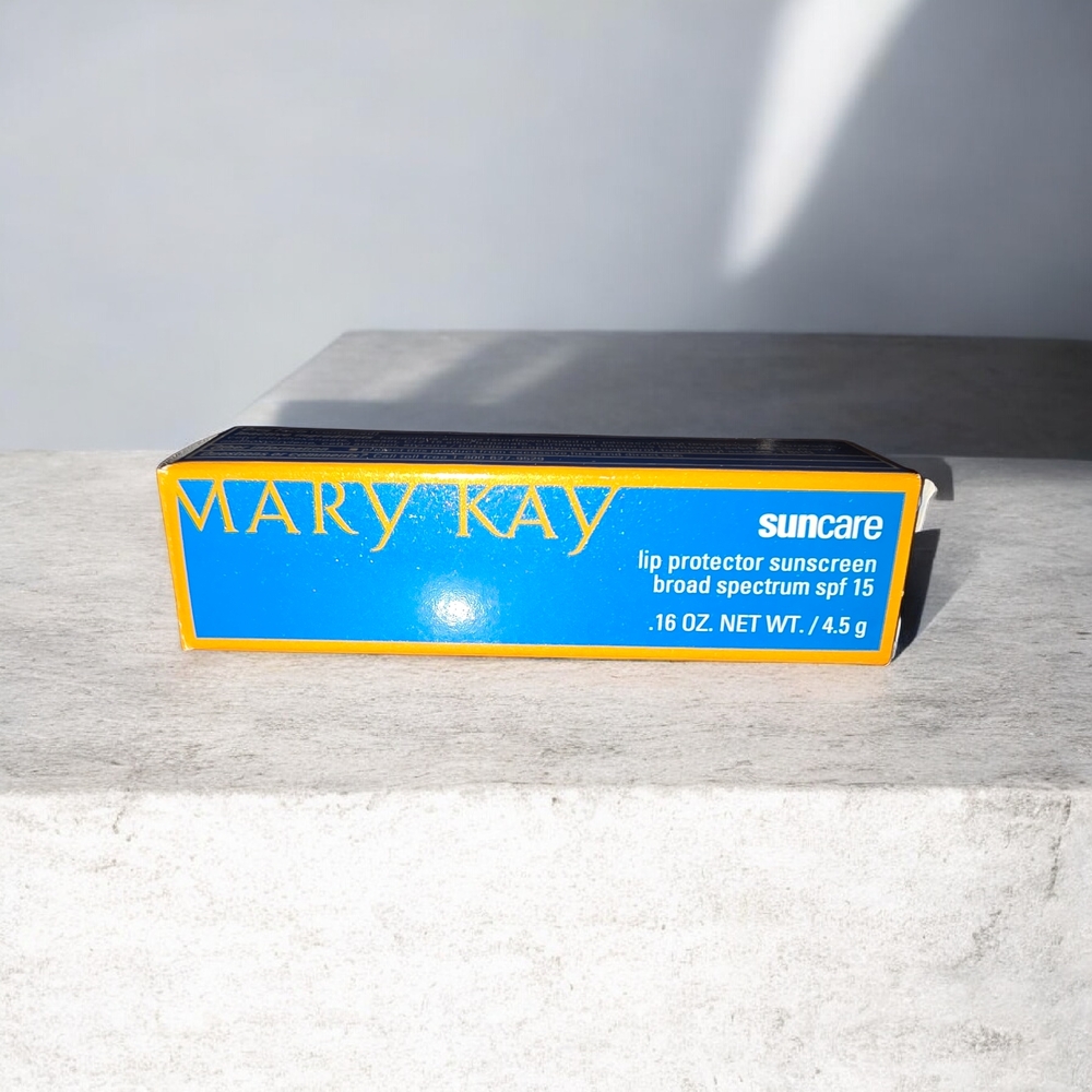 Mary Kay Suncare Lip Protector SPF 15 - Blue and Yellow